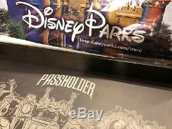 Disneys HAUNTED MANSION PASSHOLDER Exclusive Wooden Serving Tray